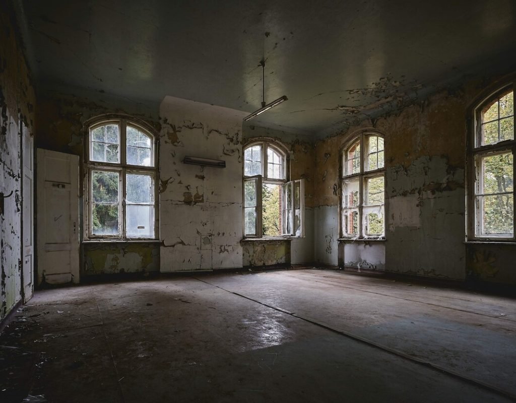 beautiful-view-interior-old-abandoned-building_181624-31016